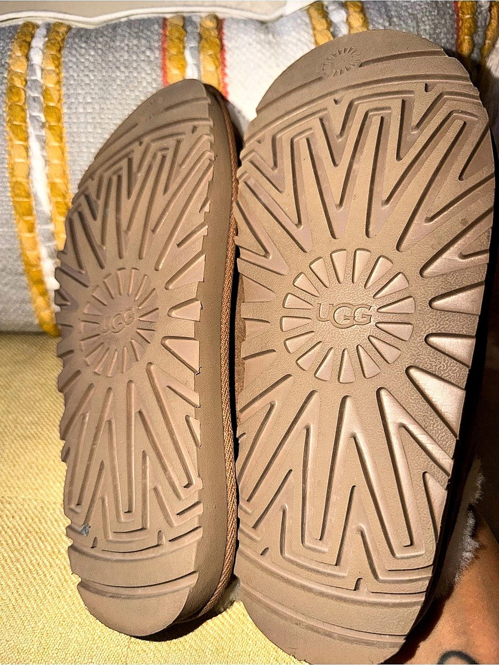 UGG Slides - Picture 4 of 6